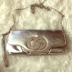 ELEGANT SILVER CLUTCH
